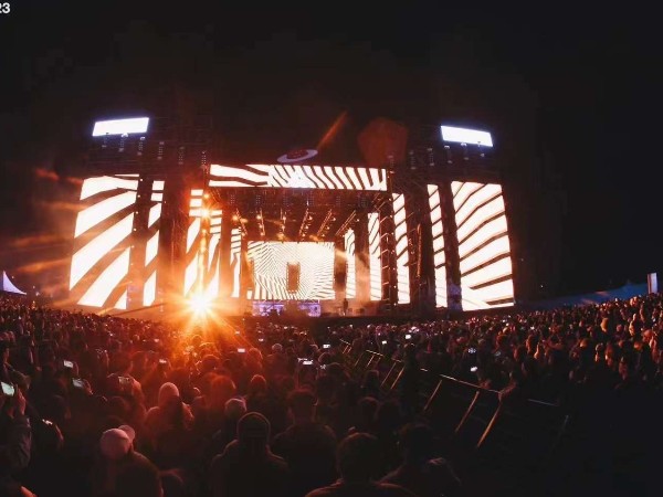 戶外演出應(yīng)注意什么？鑫禾舞美來聊一聊