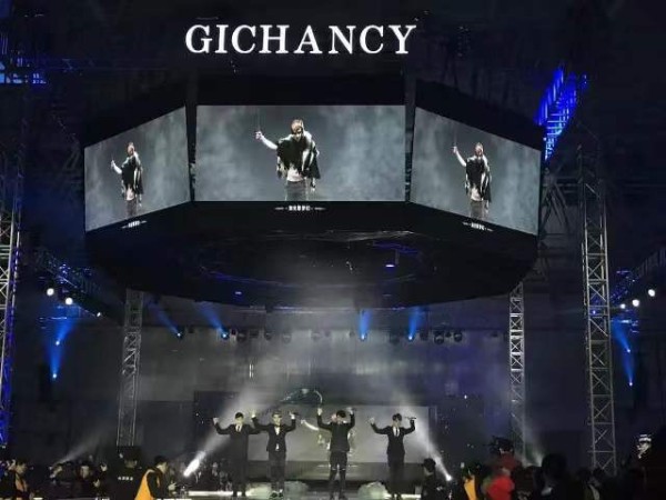 明星見(jiàn)面會(huì)舞臺(tái)搭建公司哪找？