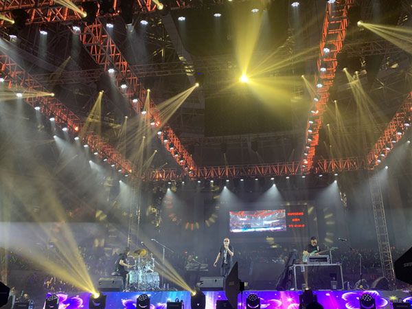 懂得舞臺燈光租賃設備的保養,延長10年