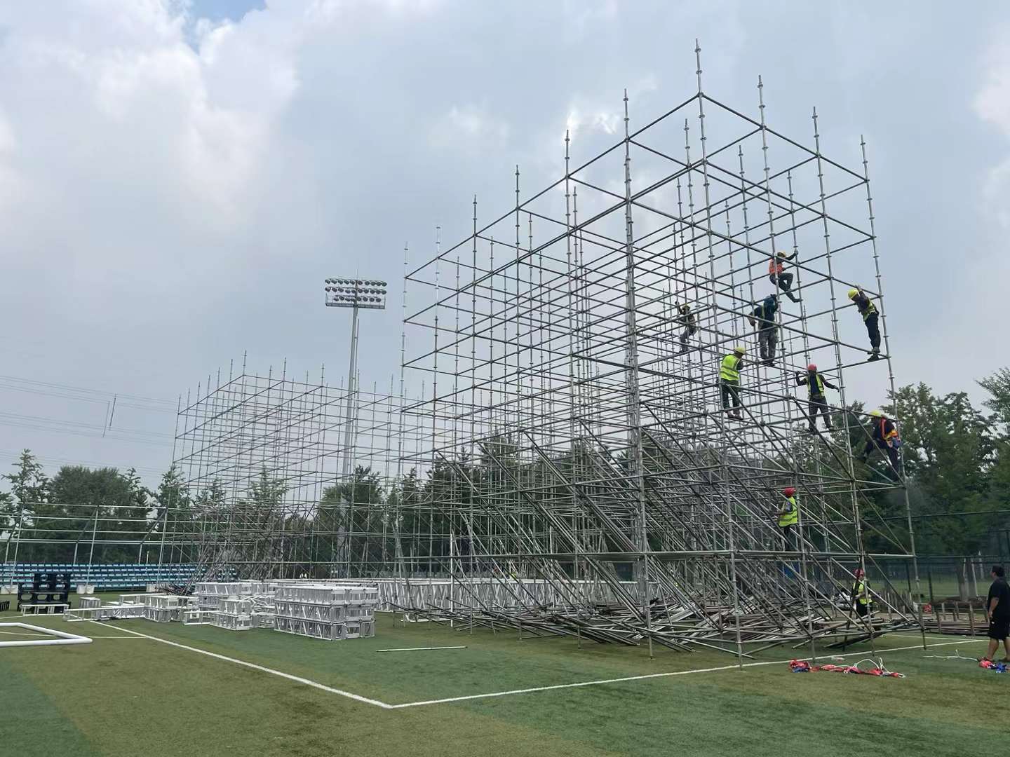 2023演唱會(huì)內(nèi)卷舞臺(tái)租賃設(shè)備談何而來(lái)