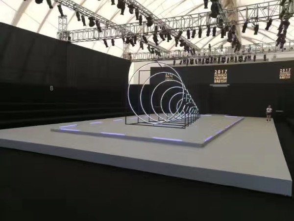 鑫禾舞美提供什么服務(wù)，用戶評價怎么樣？