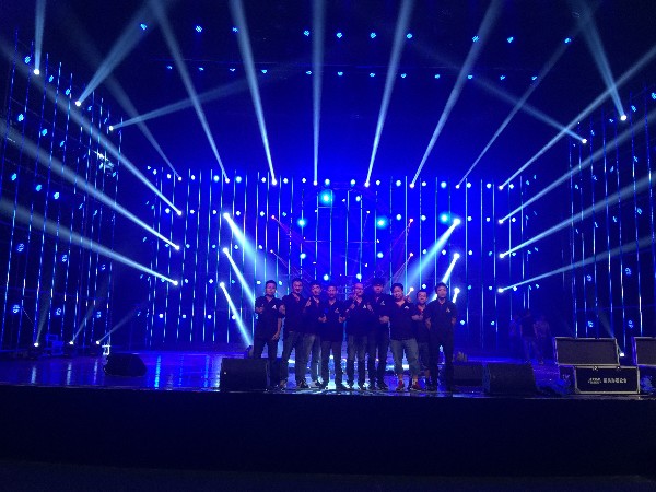 選擇哪家舞臺(tái)燈光租賃供應(yīng)商更實(shí)惠便捷？