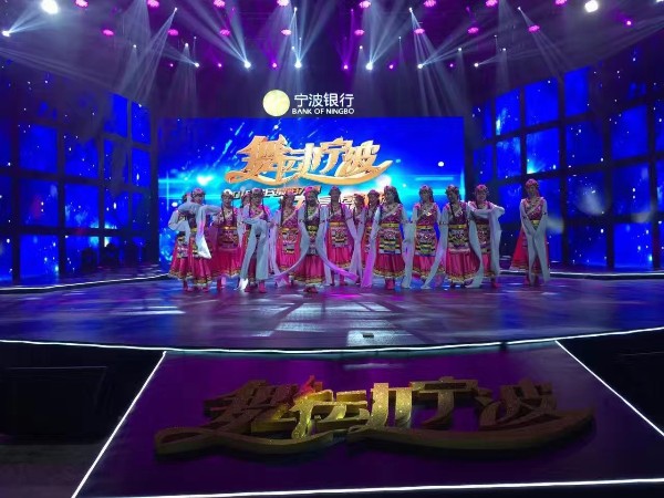 音樂(lè)節(jié)專(zhuān)用舞臺(tái)音響租賃設(shè)備