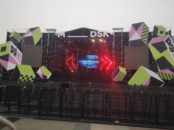 演出舞臺當選LED租賃屏